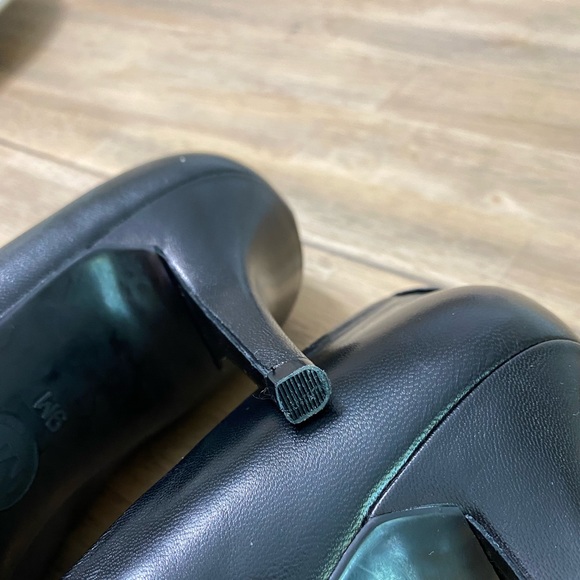 🌟Brand new MICHAEL KORS 🖤 low sweep pump - Picture 7 of 8